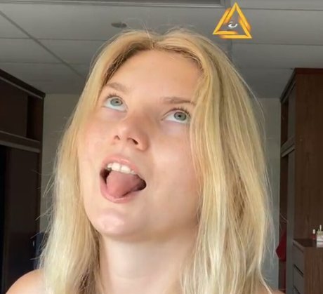 vanessaahlstrom nudes model gallery