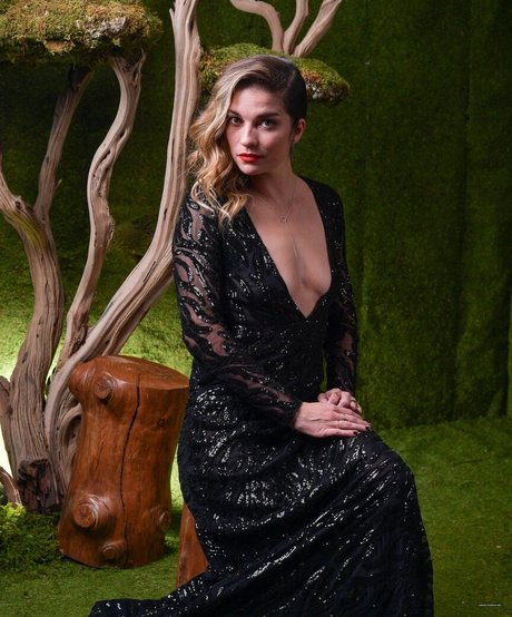 Annie Murphy model pornographic galleries