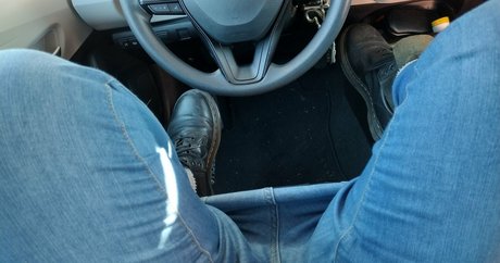 kneebes nude star img