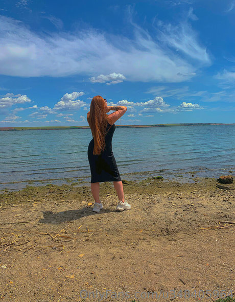 curvy milf onlyfans naked photo