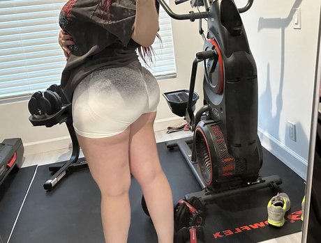 mamibree model adult photo