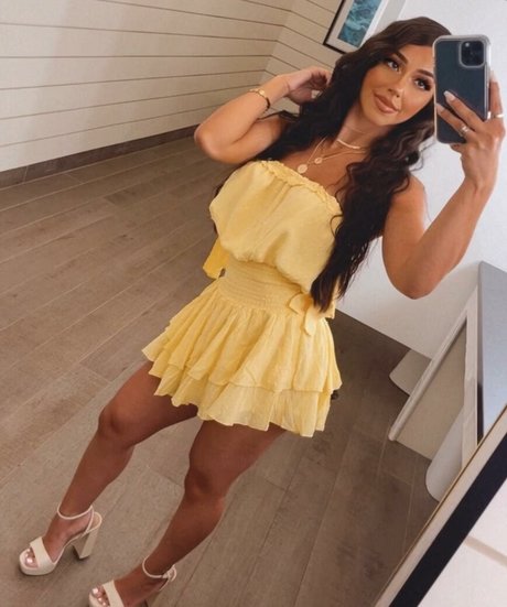 karenn fit model nude galleries