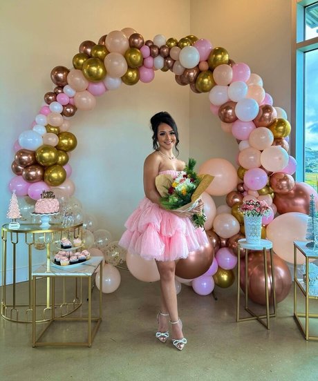 karenn fit pornstar naked image