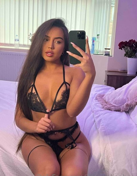 itsangelinabae beautiful model archive