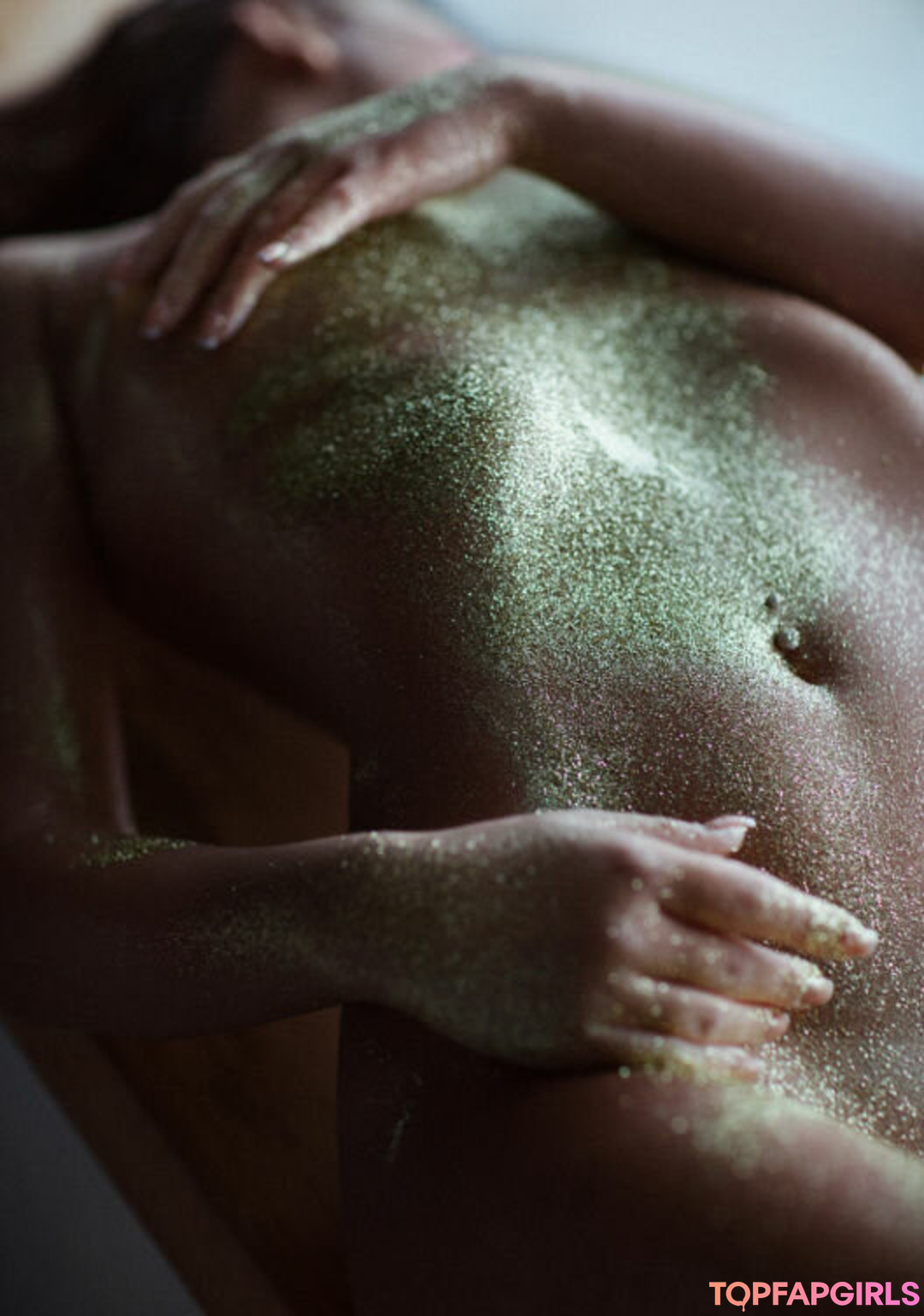 Alexandra Cohen art model gallery