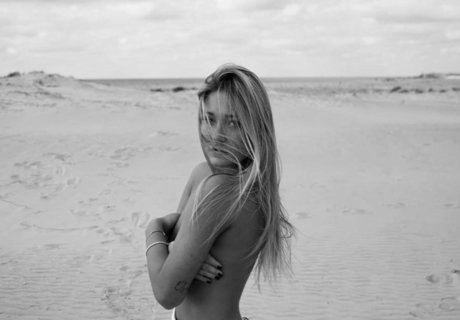 Alexandra Cohen model nude picture