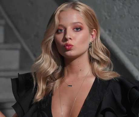 Jackie Evancho free pornstar gallery