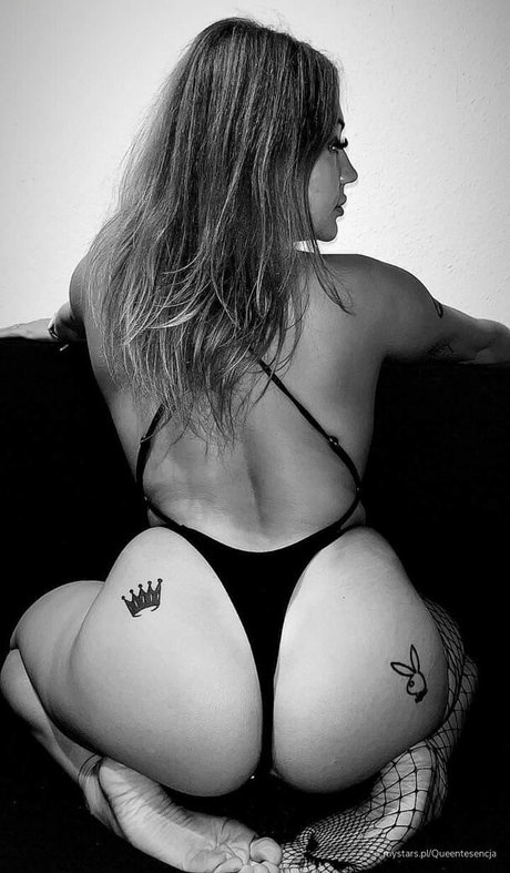 Queentesencja model top images