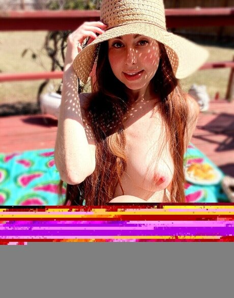 littleredwildfire nudes actress pic