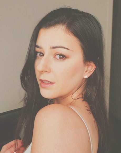 Alicia Layne pornstar sex photos