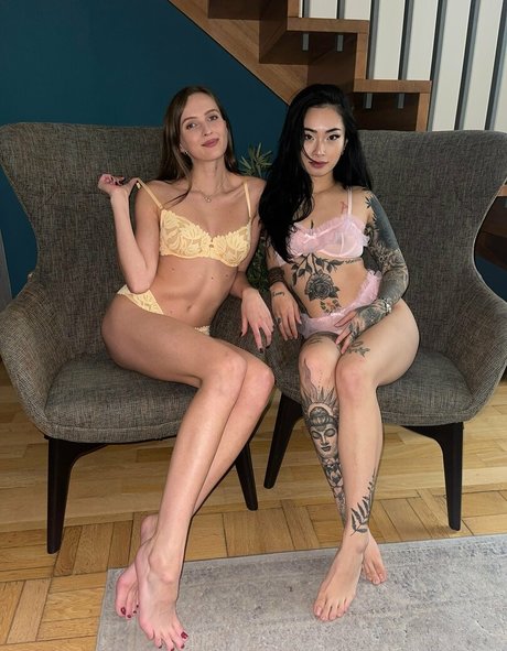 asianiina model porn archive