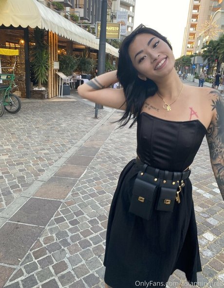 asianiina nice actress img