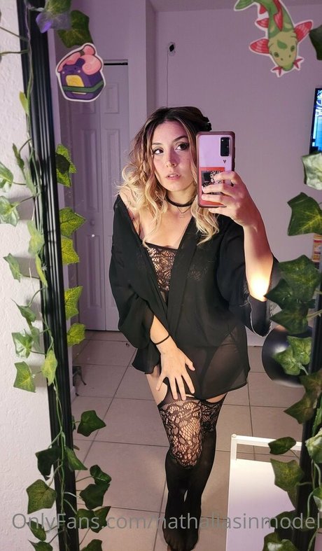 konichiwanath model naked img