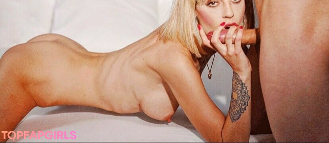 MinaSexOnLegs sexy actress galleries
