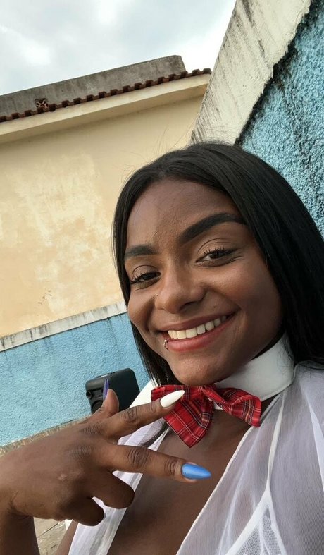 Trisalfitrj21 nice model pictures