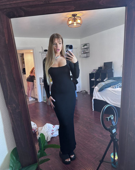 Popsmokes pretty model picture