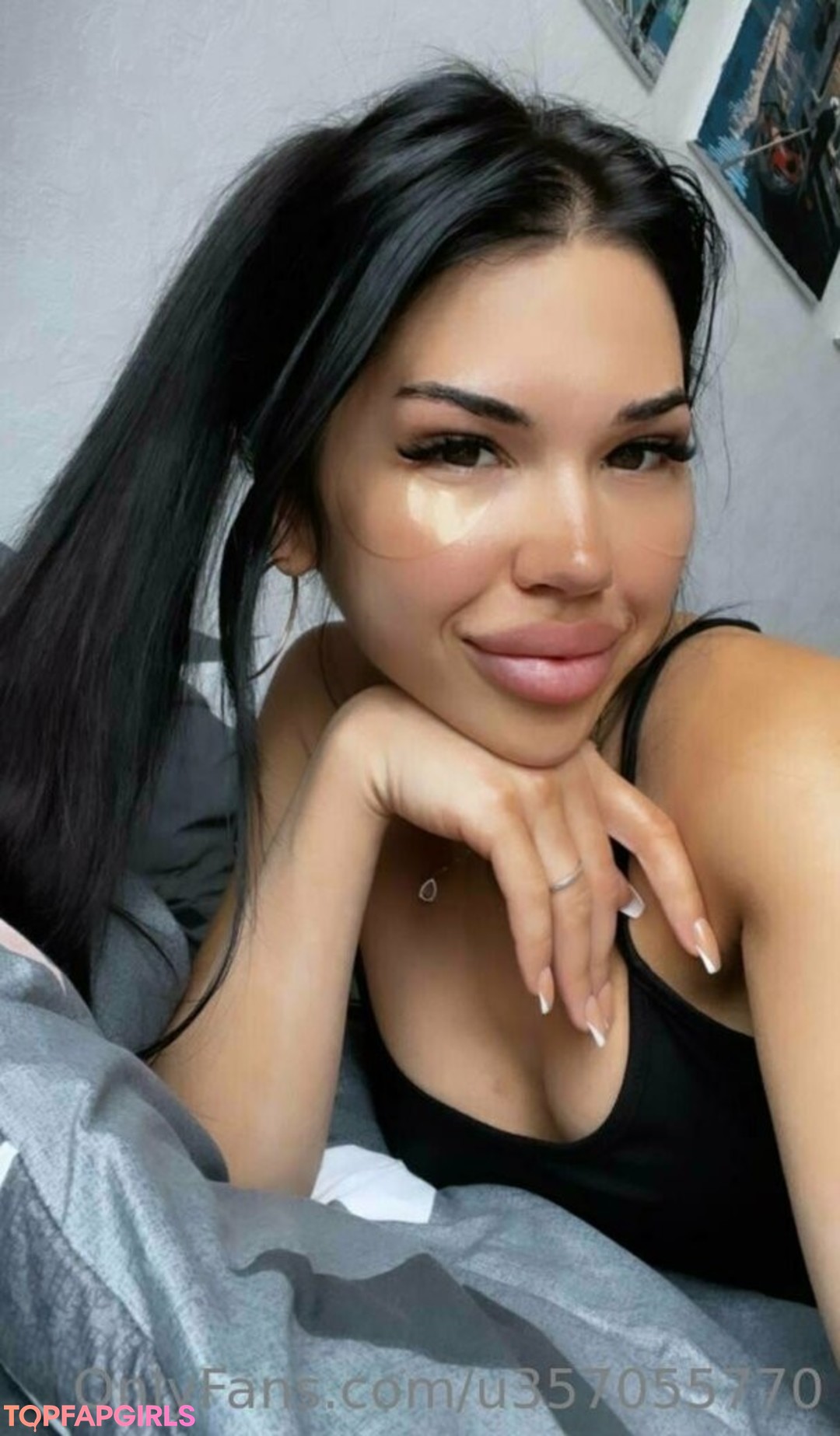 jessie g1 top profile image