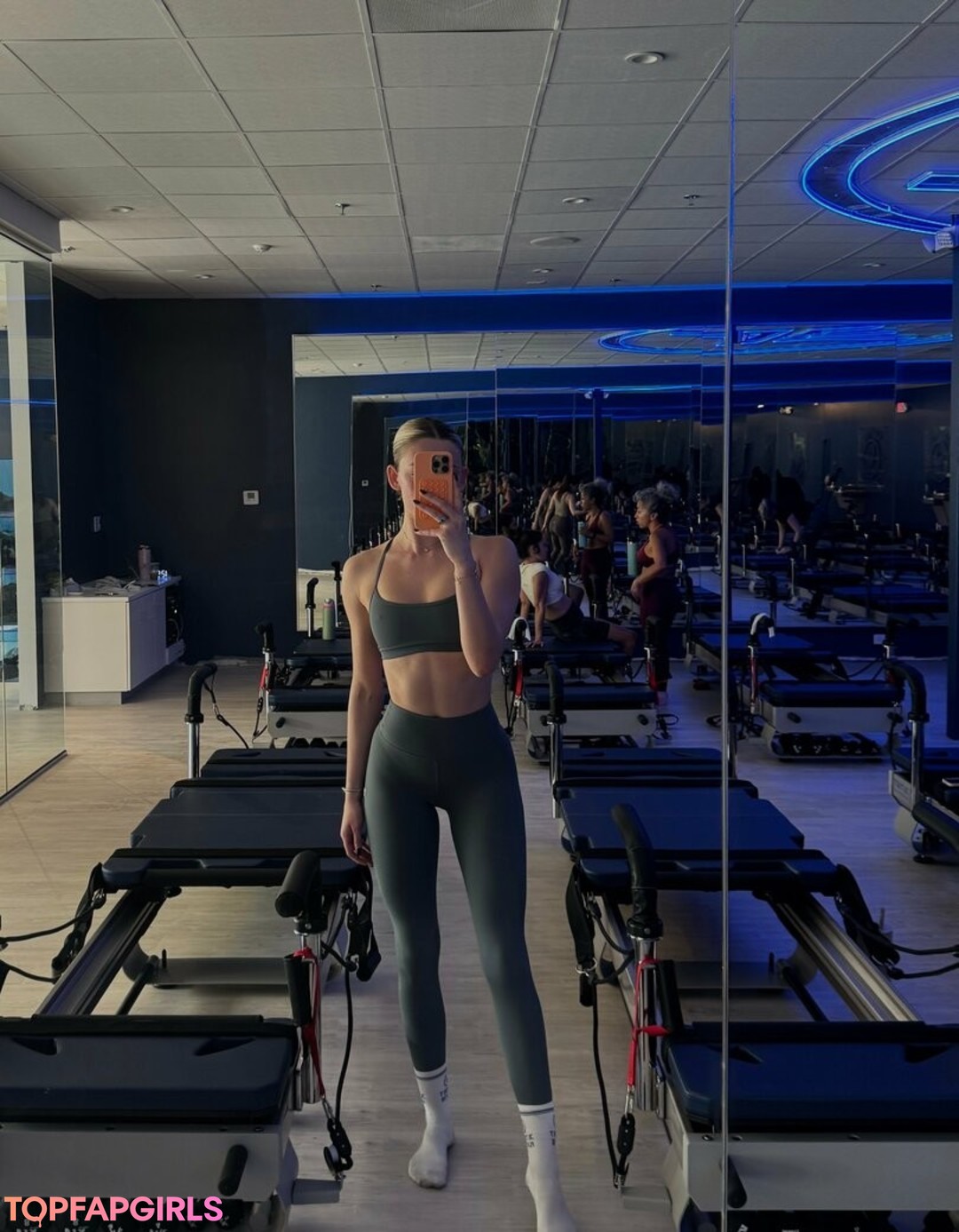 movewithmeredith sex actress pic