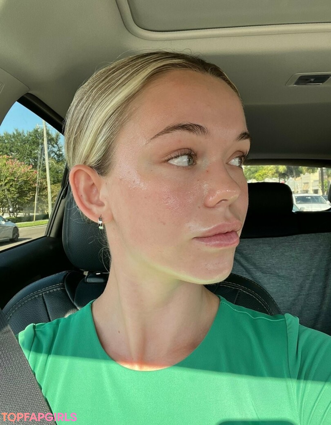 movewithmeredith nude pornstar photo