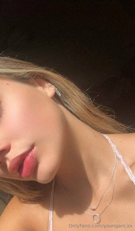 youngani xx pornographic actress pictures