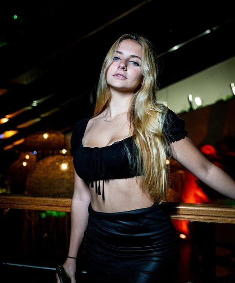 Julie Remoissenet exclusive model pics