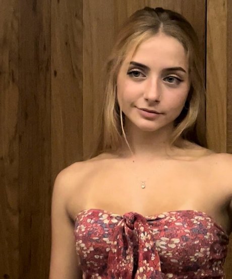 Julie Remoissenet model porn archive