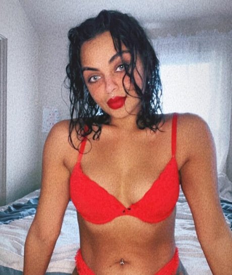 theonly ish sexy star pictures