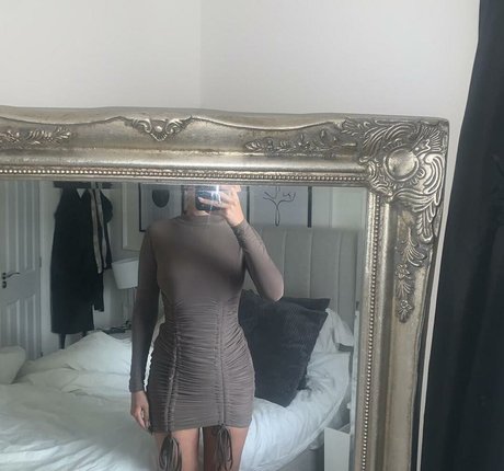 Faylee Oxenham star adult pics