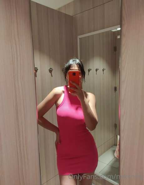 Nyks Niks model hot pic