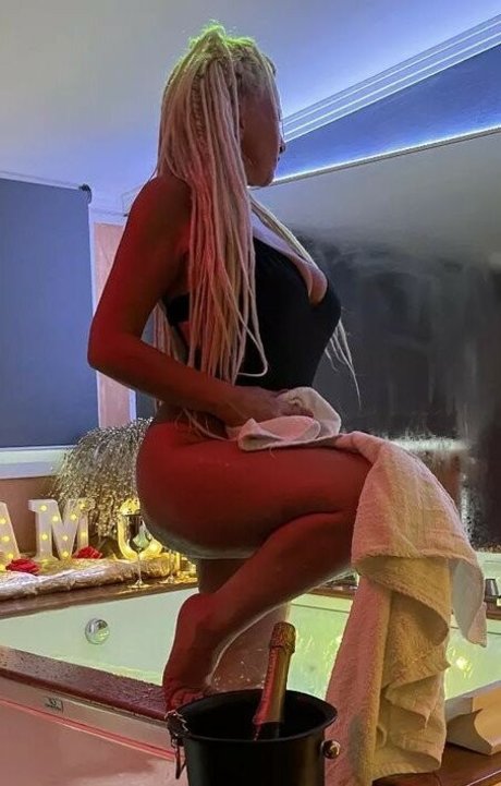 Loredana Modugno pornstar sexy gallery