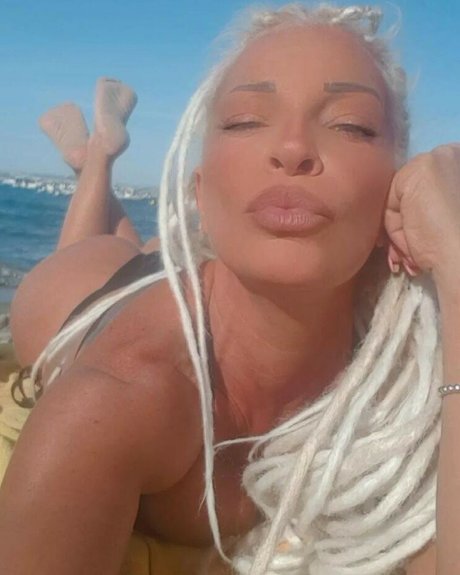 Loredana Modugno star beautiful pictures