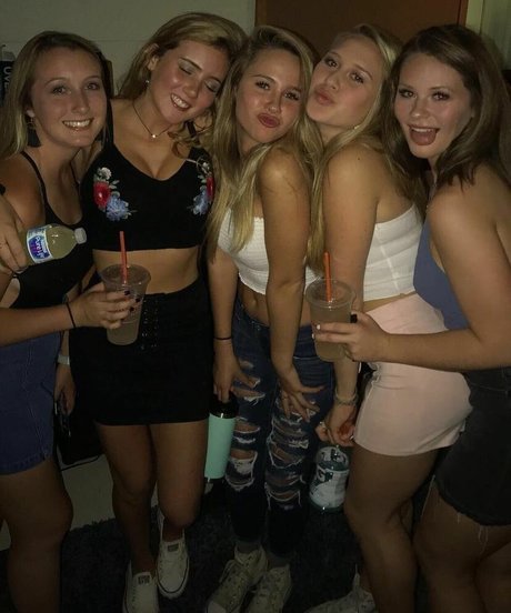 Lindsay Farland pornographic model pics