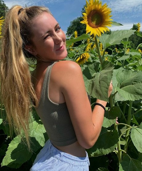 Lindsay Farland nudes pornstar gallery