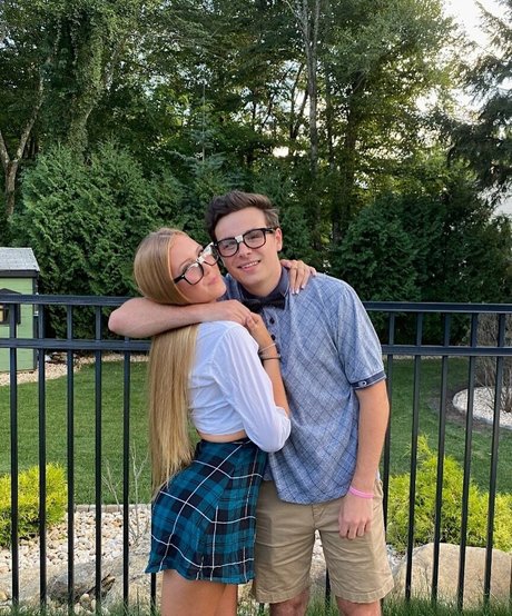 Lindsay Farland star nudes archive