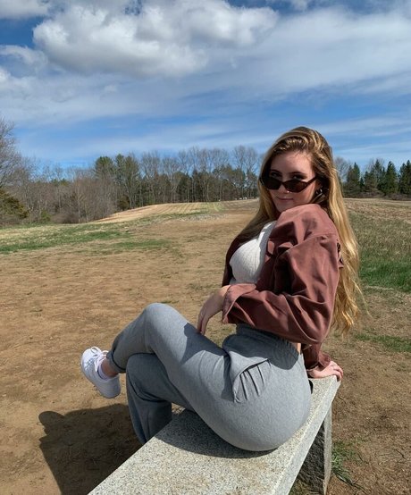 Lindsay Farland star images