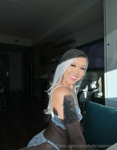 Coconutcreamxxx naked pornstar image