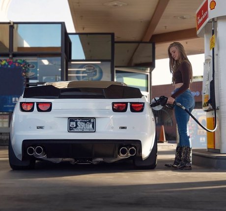 Kayla Rundle model nice pictures