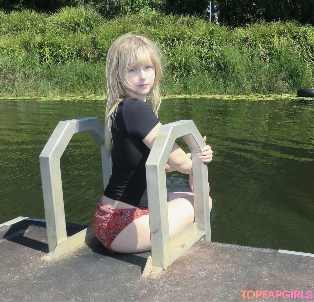 Spritesukie nudes pornstar image