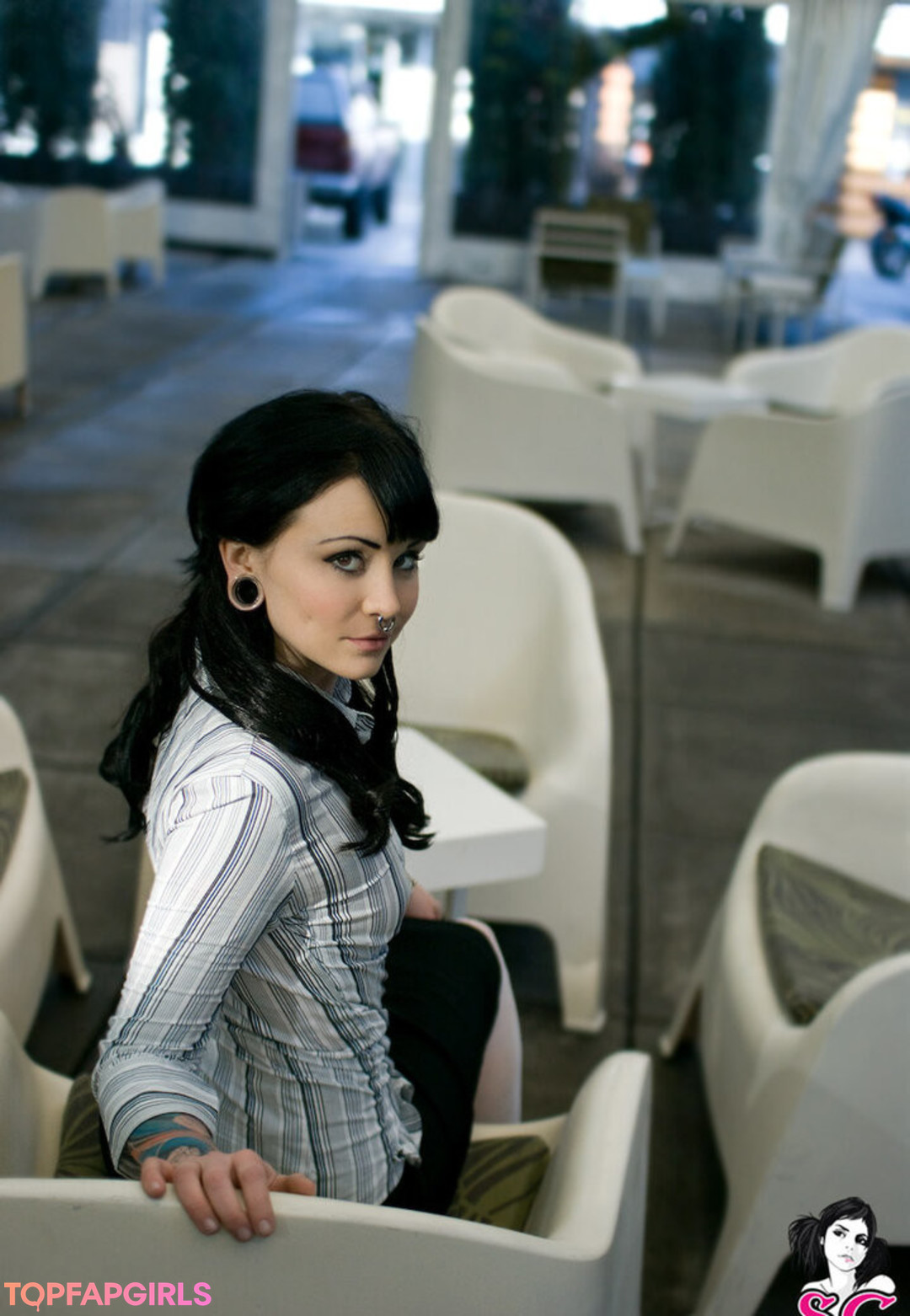 Elle Stranger exclusive model picture