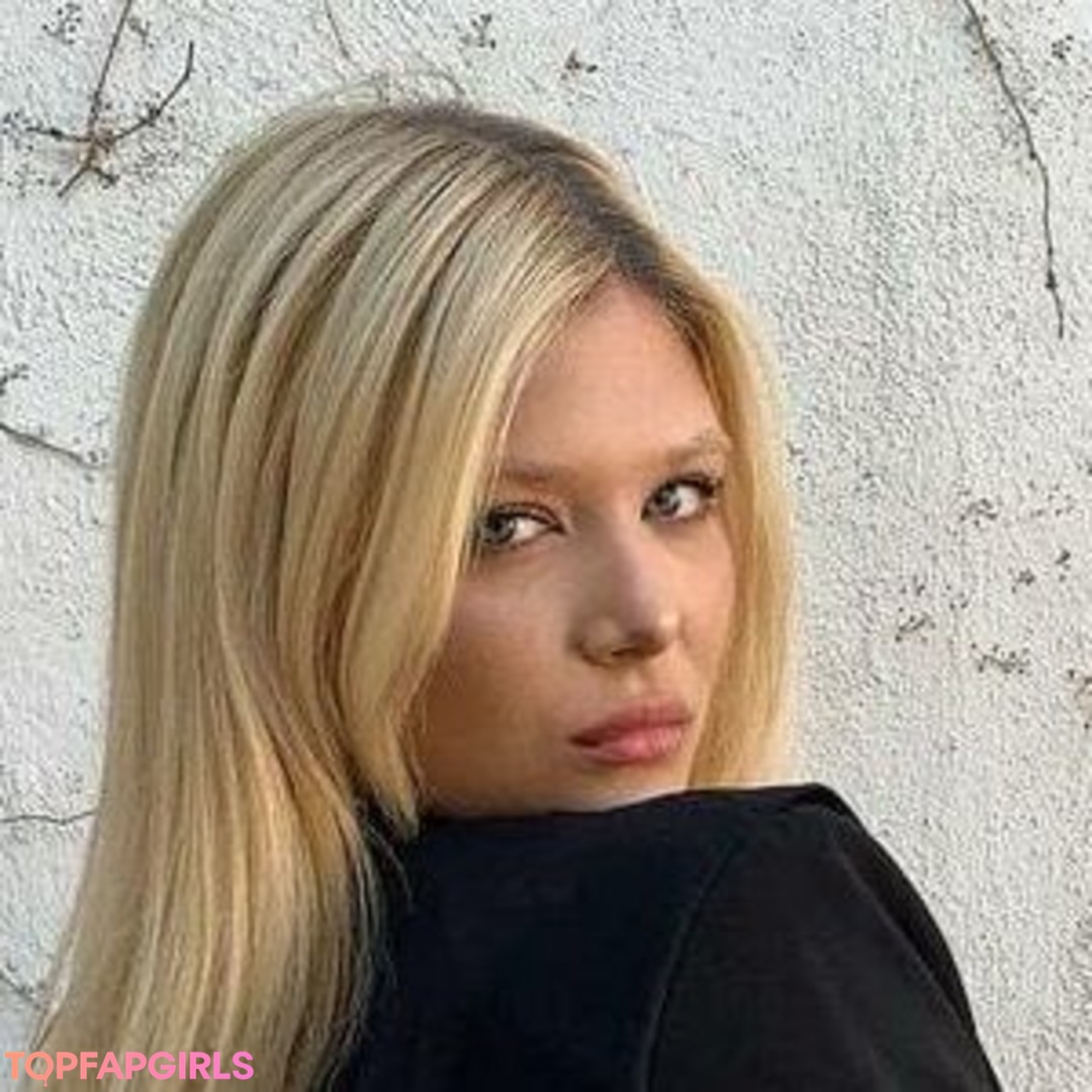Victoria Lamas adult actress pictures