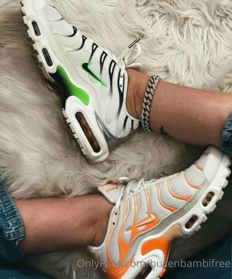 busenbambifree naked actress image