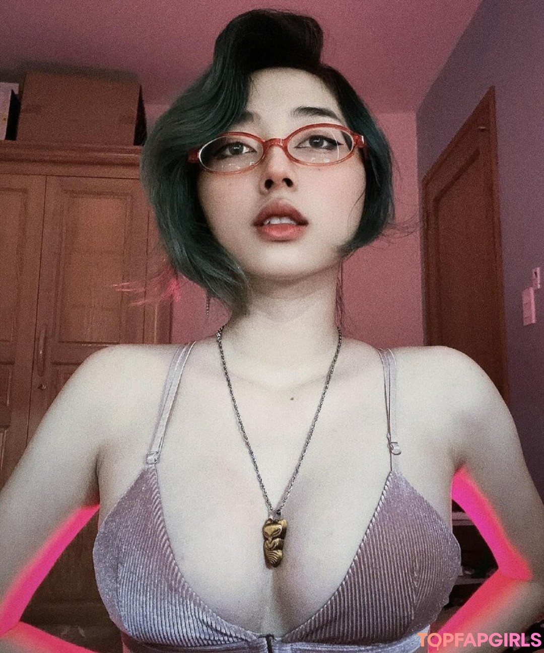 Mercury Nguyen naked actress images