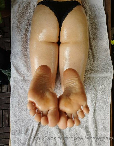 saragotcheeks pornstar pics