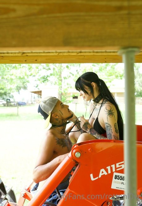 rottenl0ve erotic star gallery