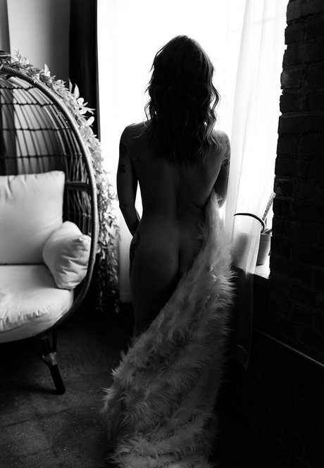 belle corinne model top gallery