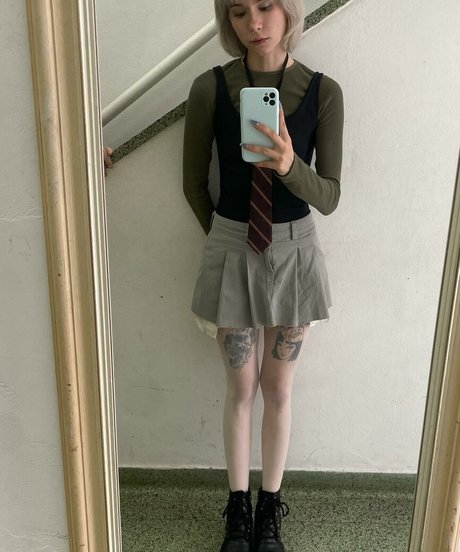 Luh Setra hot actress gallery