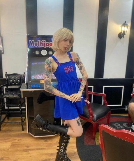 Luh Setra model naked photos