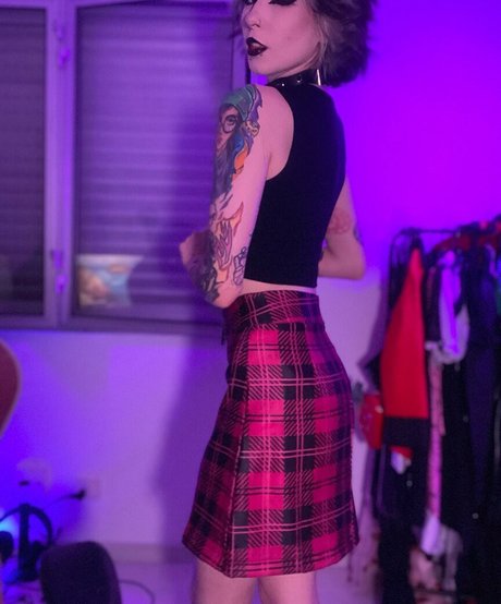 Luh Setra art model archive