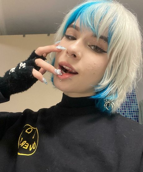 Luh Setra star sex pics