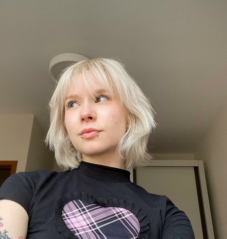 Luh Setra pretty star image